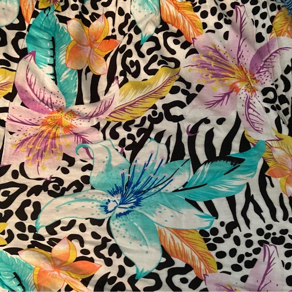 Venus - Multi Printed Romper (NWT) - Picture 4 of 8